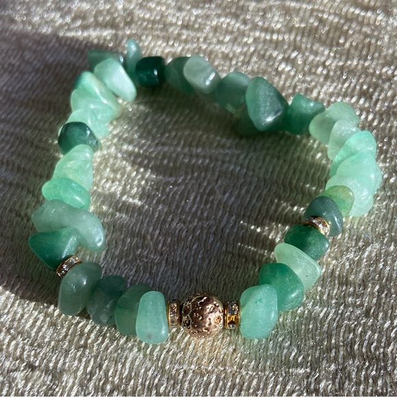 Green stone rough crystal beaded bracelet - Picture 1 of 5